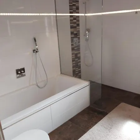 Wohlfuehloase Naehe Gmunden 5min Zum Traunsee Haus Mit 2 Schlafzimmer Semesterbostad